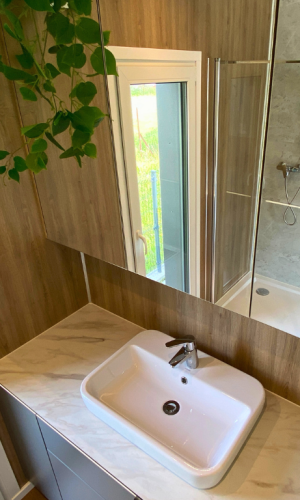 Casa movil black light