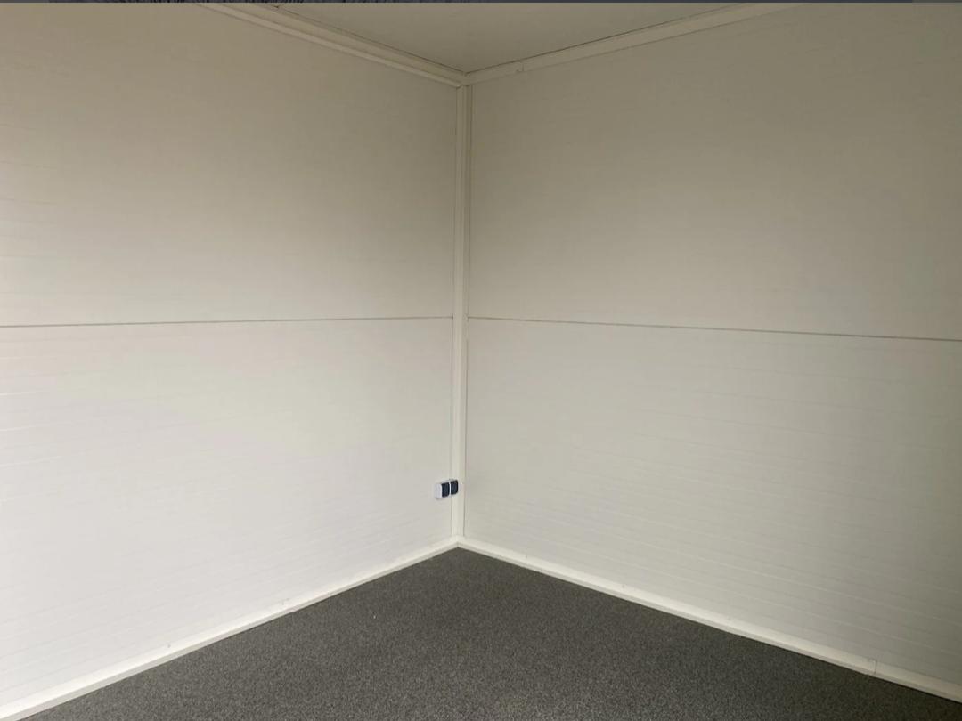 CONTENEDOR DE TIENDA/SALA DE VENTAS/DE OFICINA TIPO CASA DE JARDÍN "LINZ"