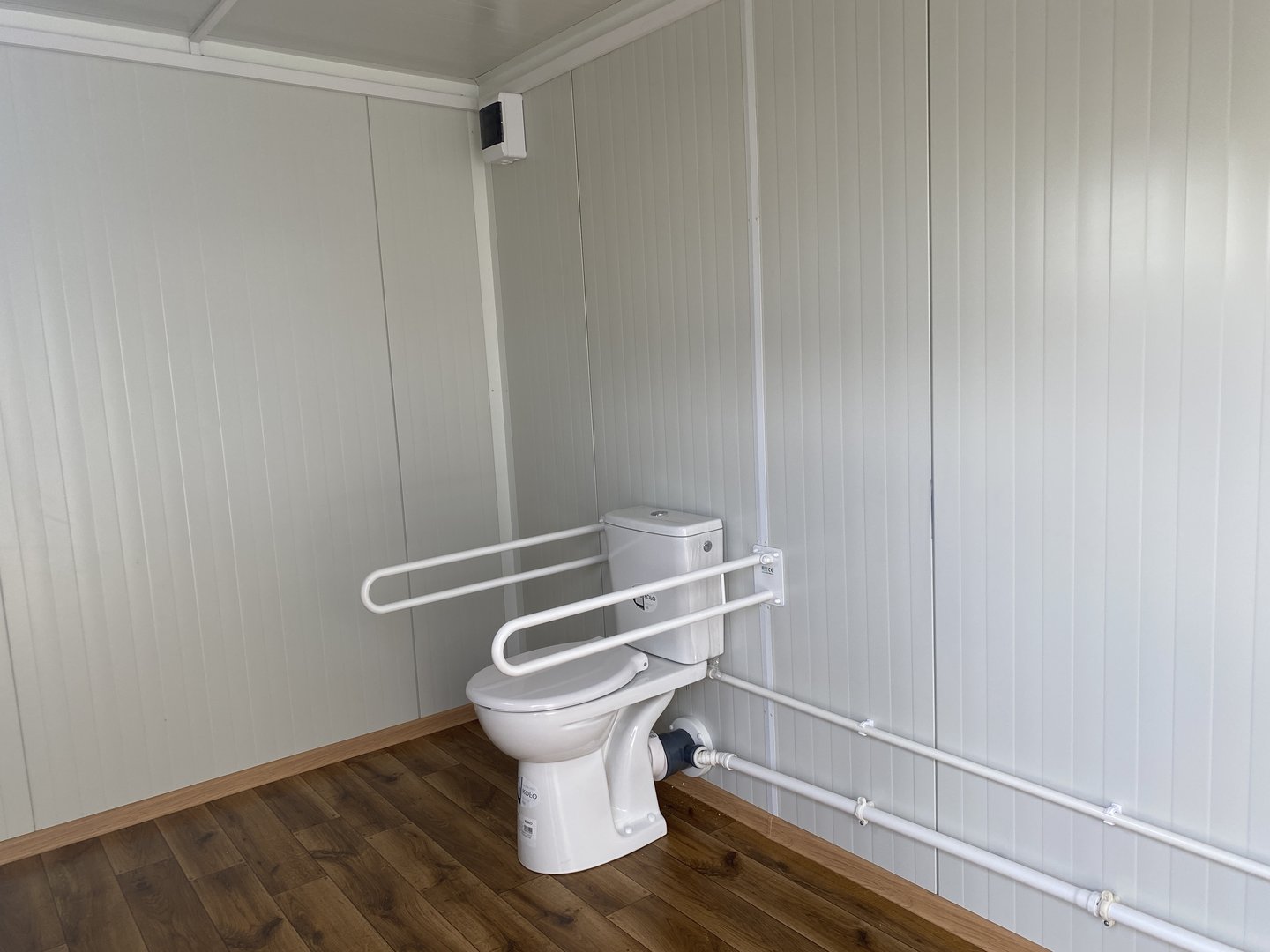 Contenedor de inodoro para discapacitados discapacitados inmediatamente