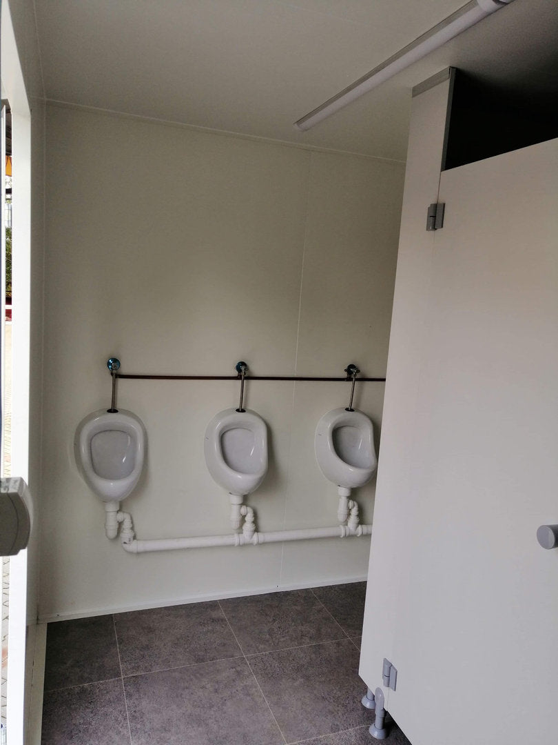 Remolque WC con doble WC 6x2,40 metros.