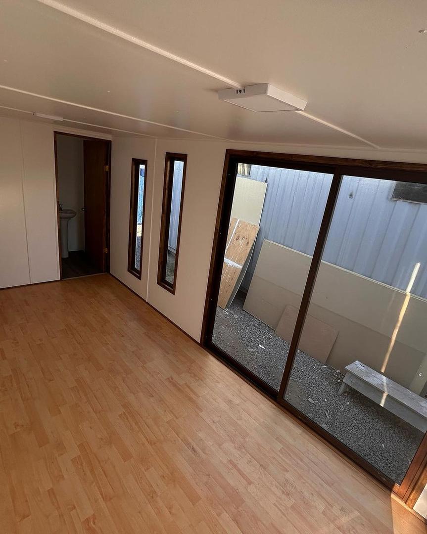 Módulo Oficina con baño 20 pies.