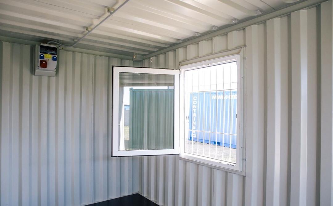 NUEVA OFICINA Y CONTENEDOR BASE HABITABLE