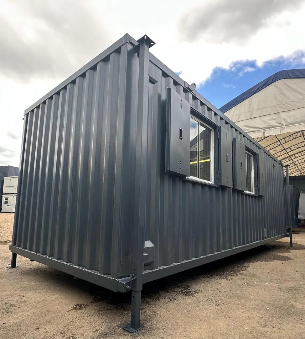 Oficina, Cantina, Aseo | Generador 10KVA | No 944 Bienestar estático | 24x9Ft | Cabina antivandalismo