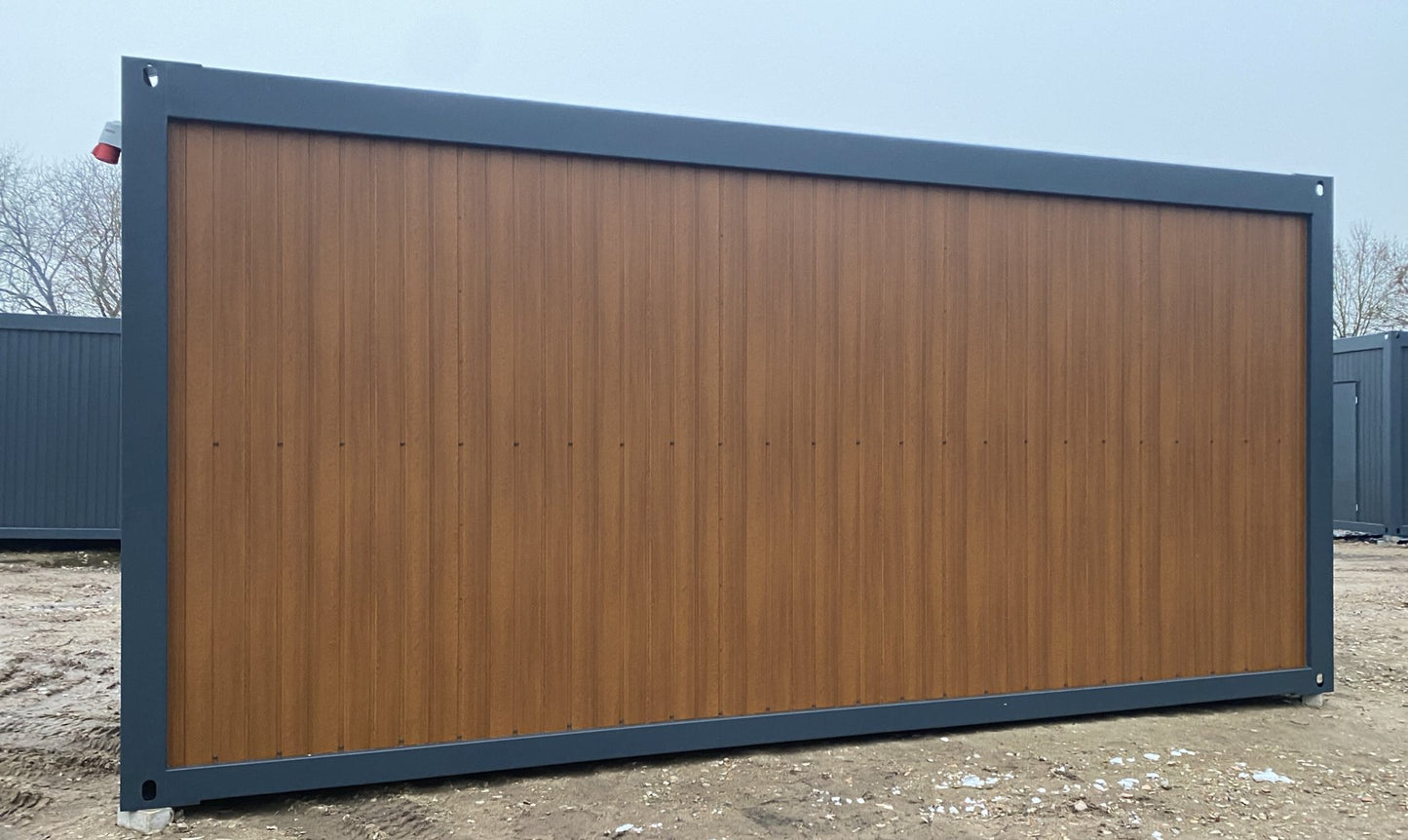 Contenedor de oficina premium apilable 6,00 x 2,43m