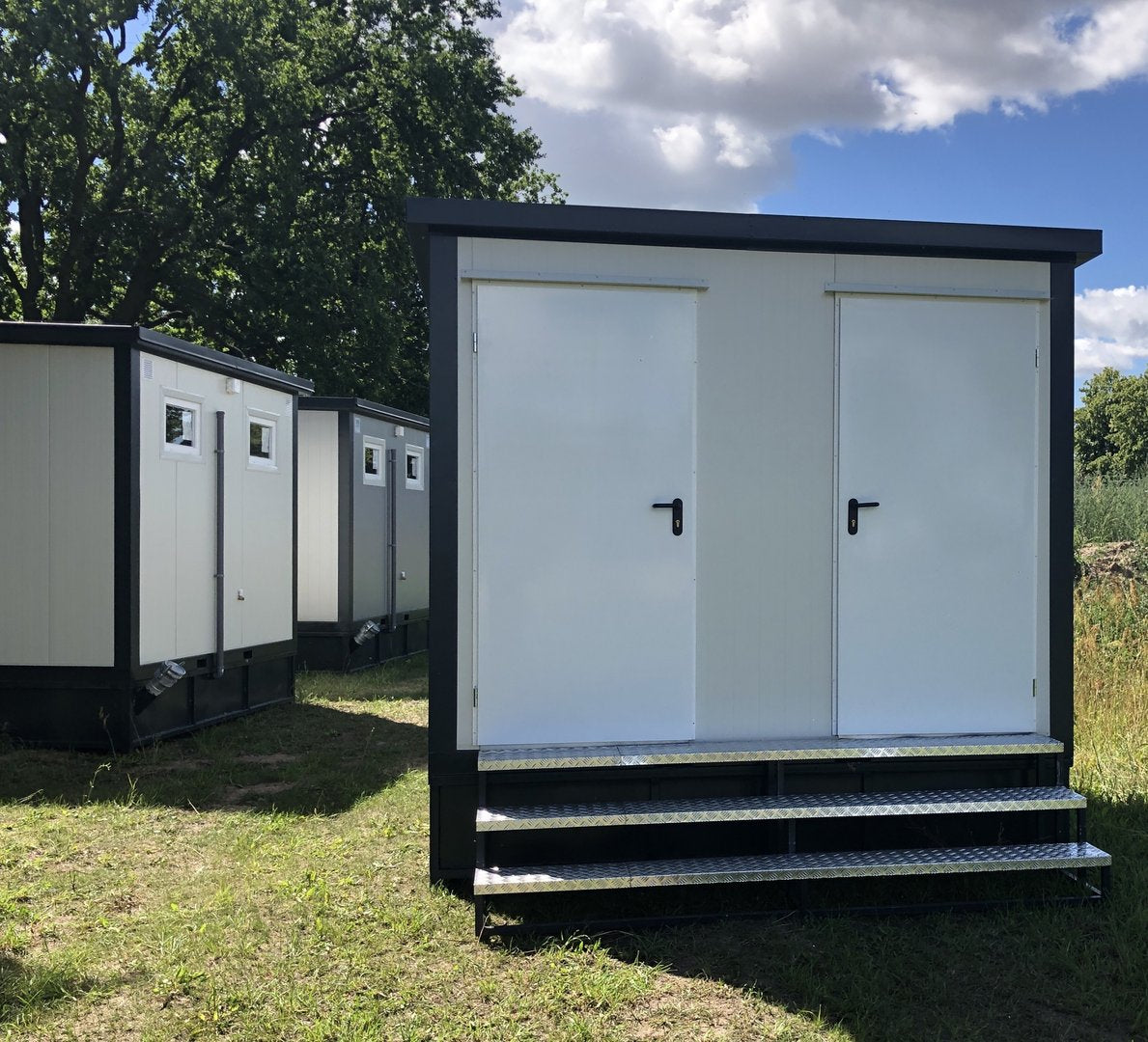 Contenedor sanitario - inodoro + ducha + cisterna