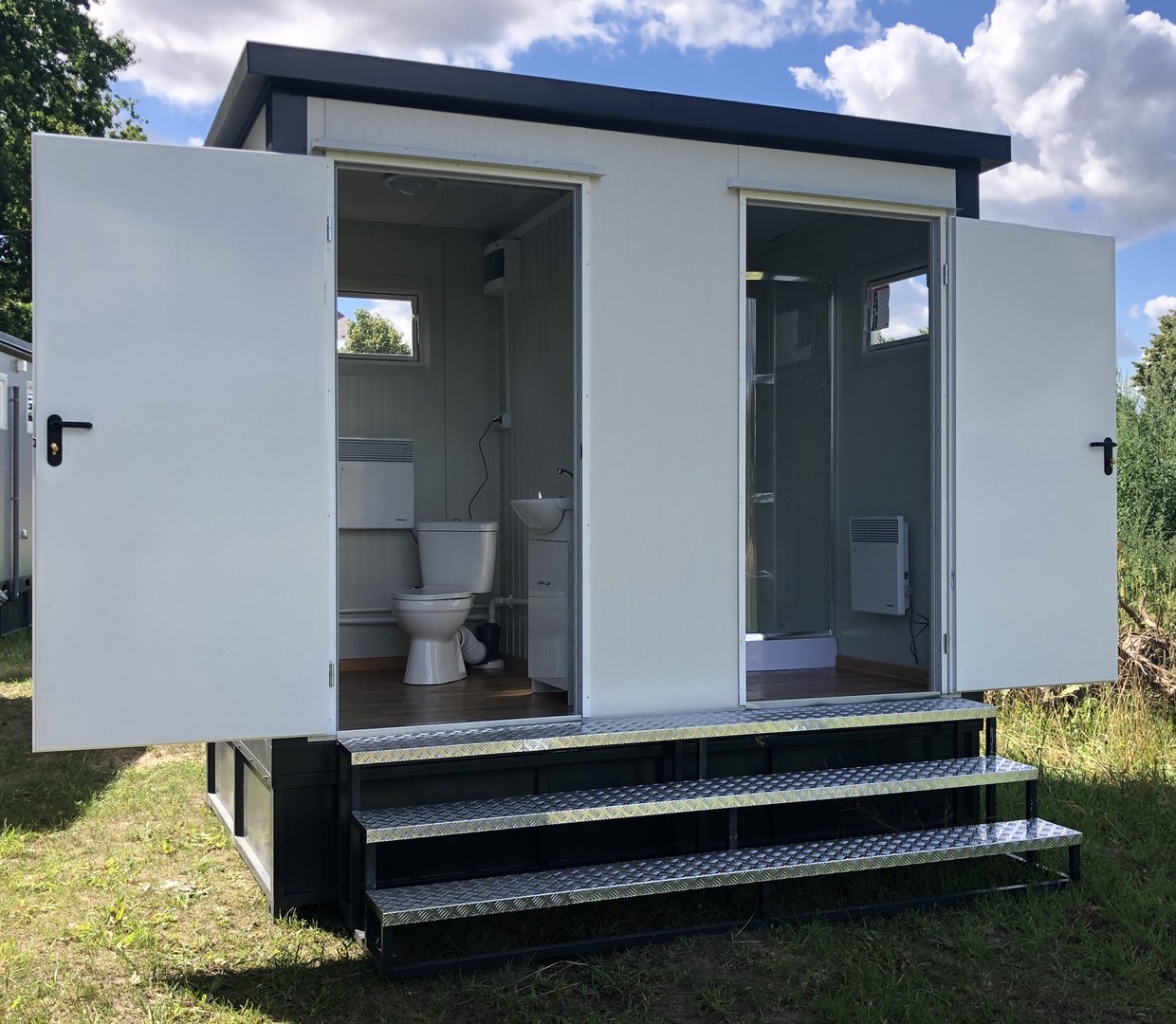 Contenedor sanitario - inodoro + ducha + cisterna