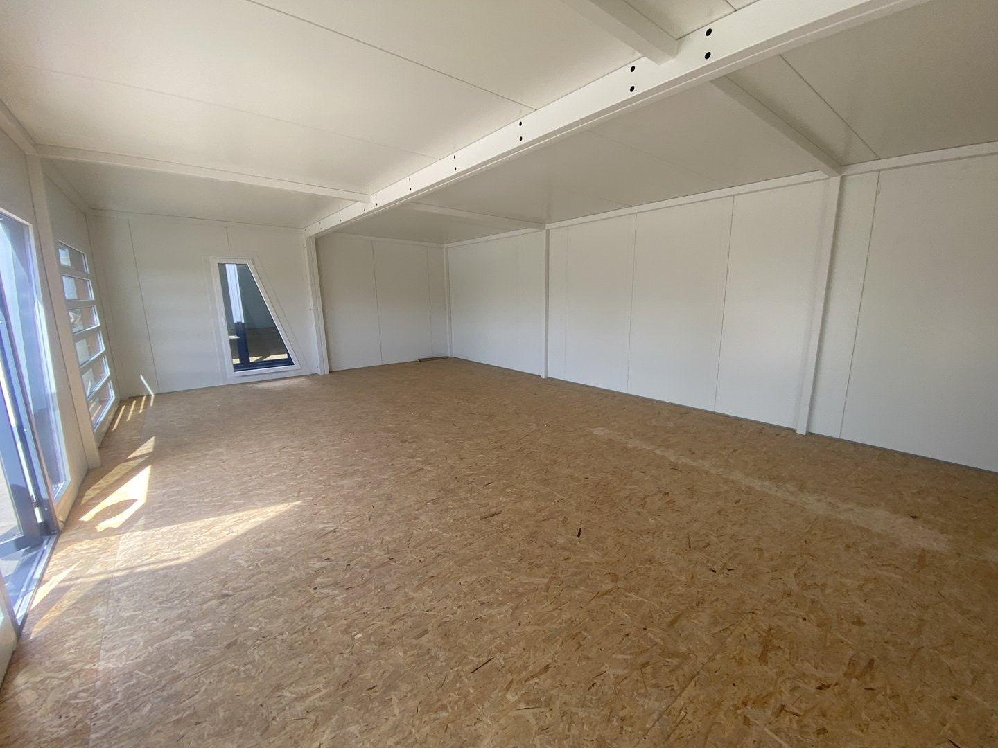 Contenedor de oficina tipo "Dublin10,00m x 6,00M