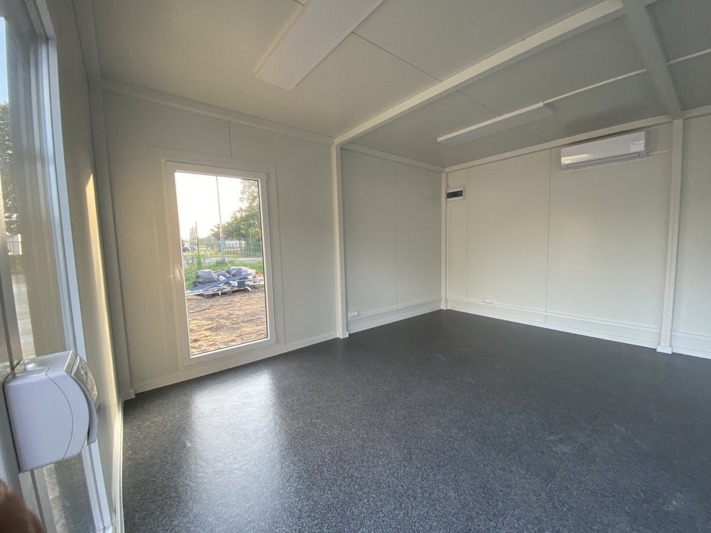 Contenedor de oficina tipo "London" 6,00 x 5,00 m