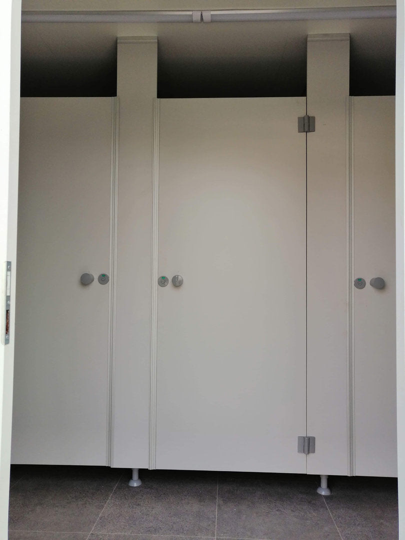 Remolque WC con doble WC 6x2,40 metros.