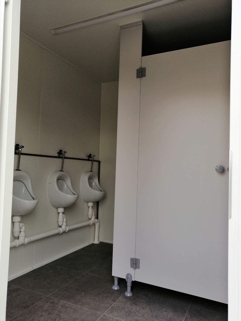 Remolque WC con doble WC 6x2,40 metros.