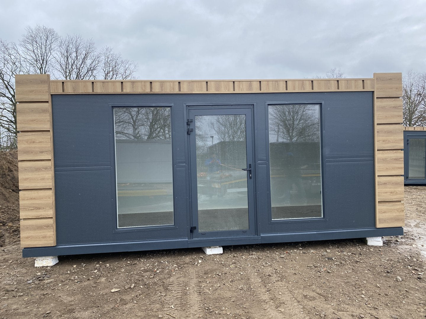 Contenedor de tienda/sala de ventas/contenedor de oficina tipo casa de jardín "Linz"