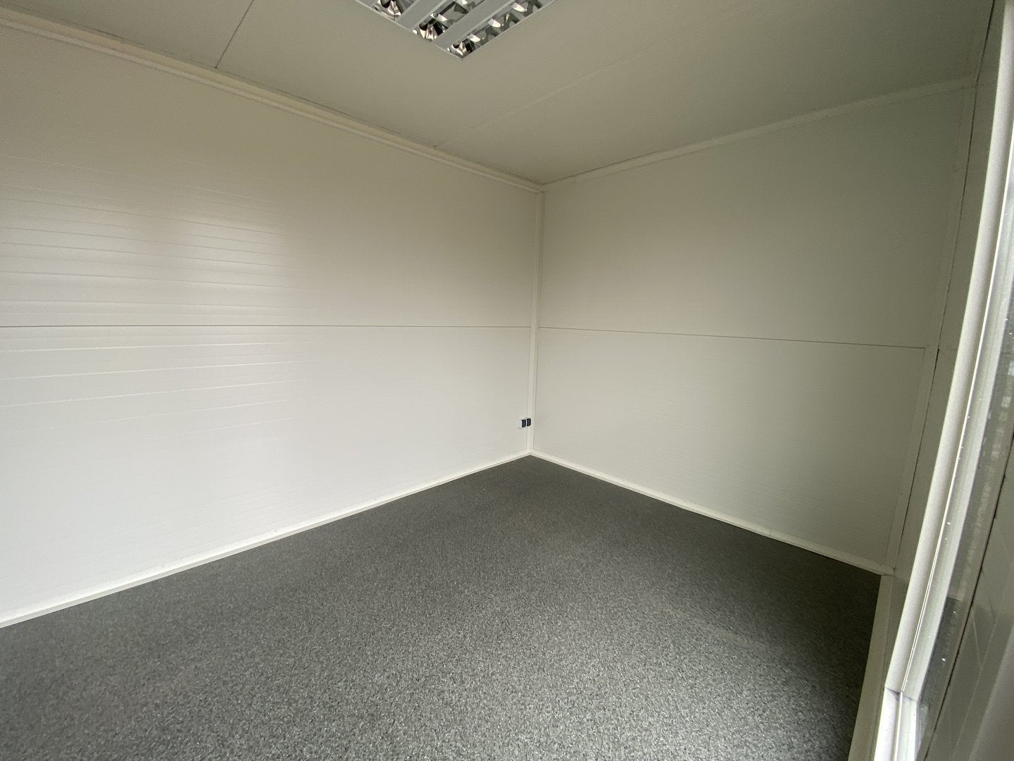 Contenedor de tienda/sala de ventas/contenedor de oficina tipo casa de jardín "Linz"