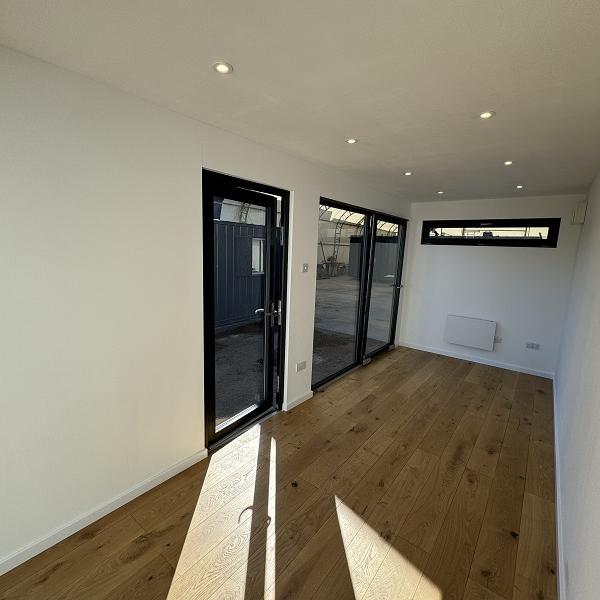 CONVERSIÓN PERSONALIZADA DE CONTENEDOR DE ENVÍO DE 20 x 8 pies | Edificio portátil | Oficina de jardín | N.º 935